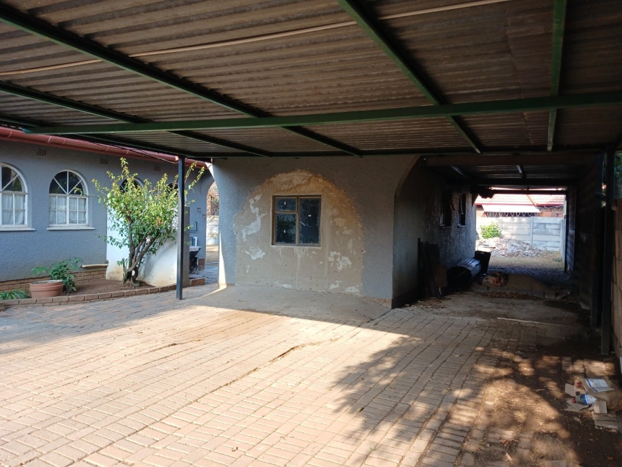 To Let 3 Bedroom Property for Rent in Birch Acres Gauteng