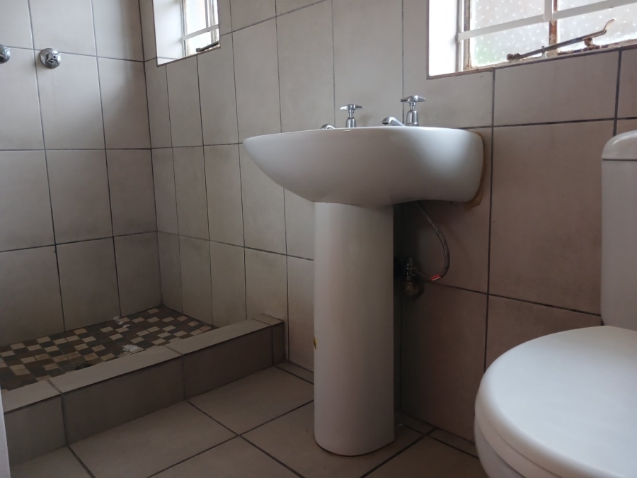 To Let 3 Bedroom Property for Rent in Birch Acres Gauteng