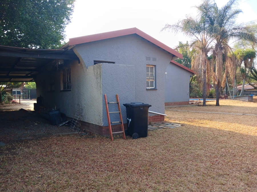 To Let 3 Bedroom Property for Rent in Birch Acres Gauteng