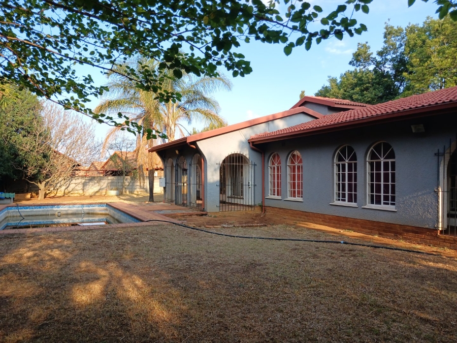 To Let 3 Bedroom Property for Rent in Birch Acres Gauteng