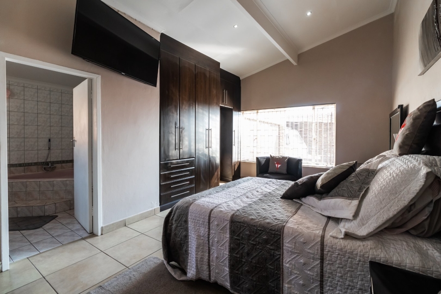 4 Bedroom Property for Sale in Norkem Park Gauteng