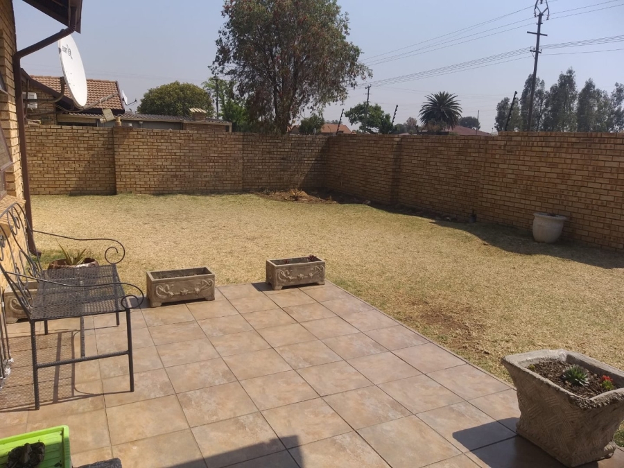 2 Bedroom Property for Sale in Meyerton Central Gauteng