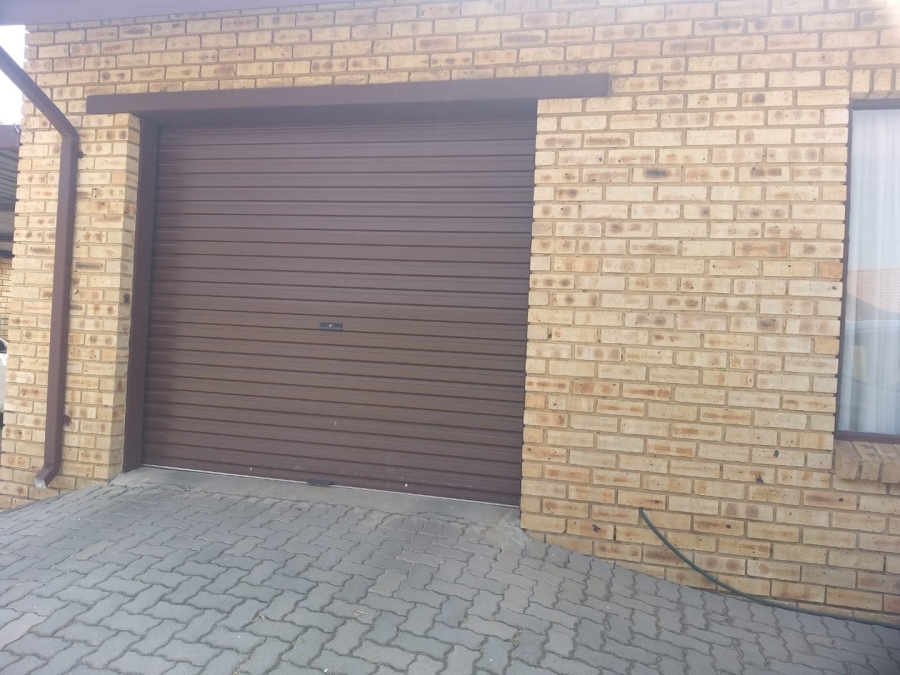 2 Bedroom Property for Sale in Meyerton Central Gauteng