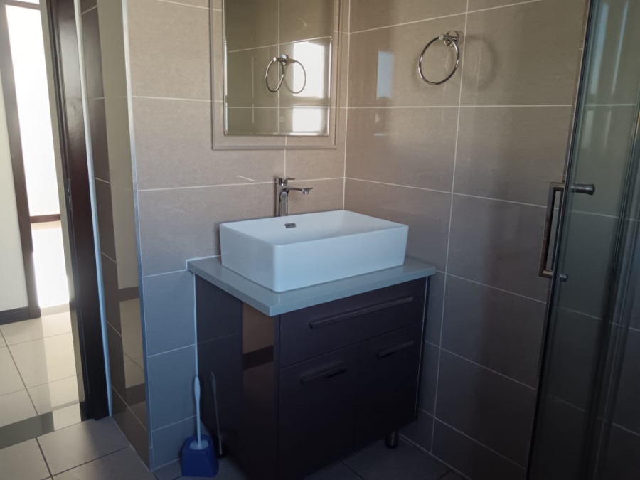 To Let 2 Bedroom Property for Rent in Blue Hills Gauteng