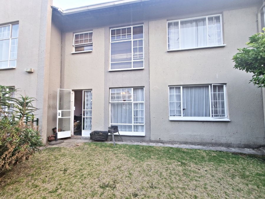 2 Bedroom Property for Sale in Ravenswood Gauteng