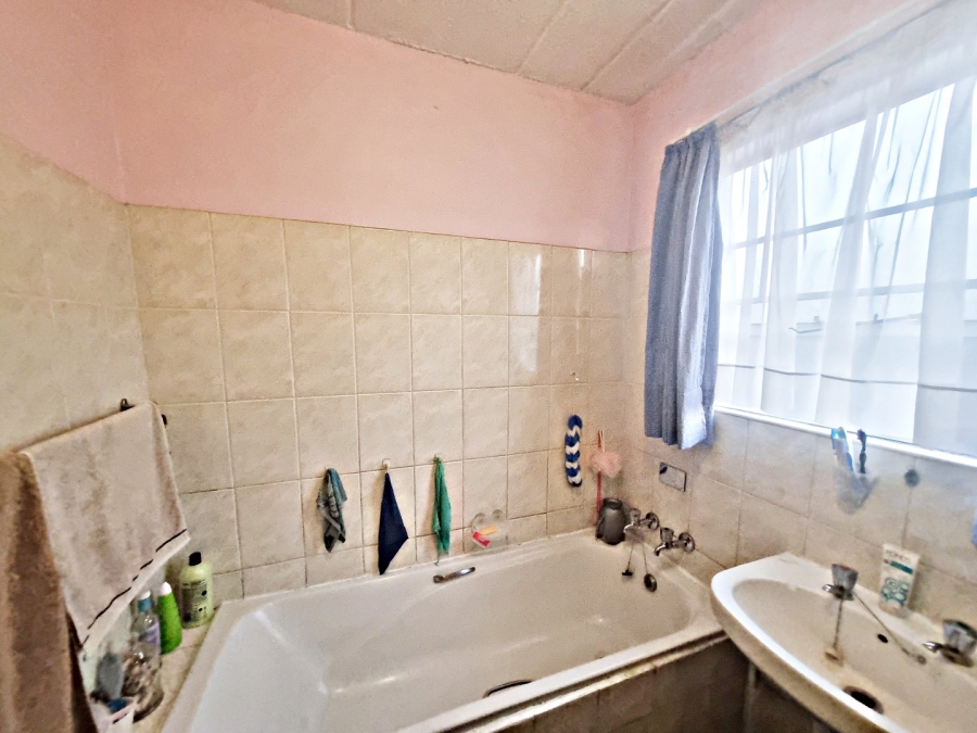 2 Bedroom Property for Sale in Ravenswood Gauteng