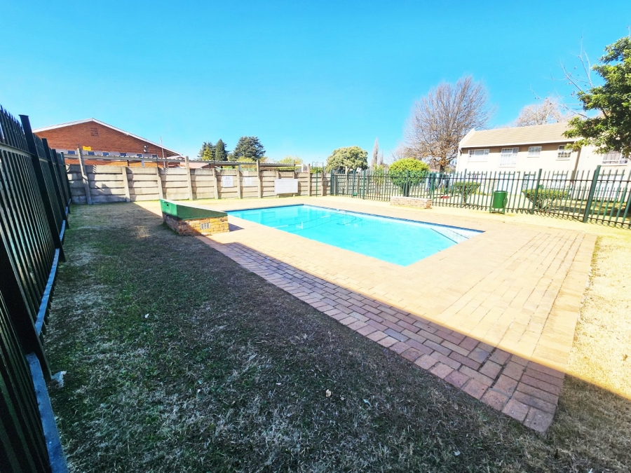 2 Bedroom Property for Sale in Ravenswood Gauteng