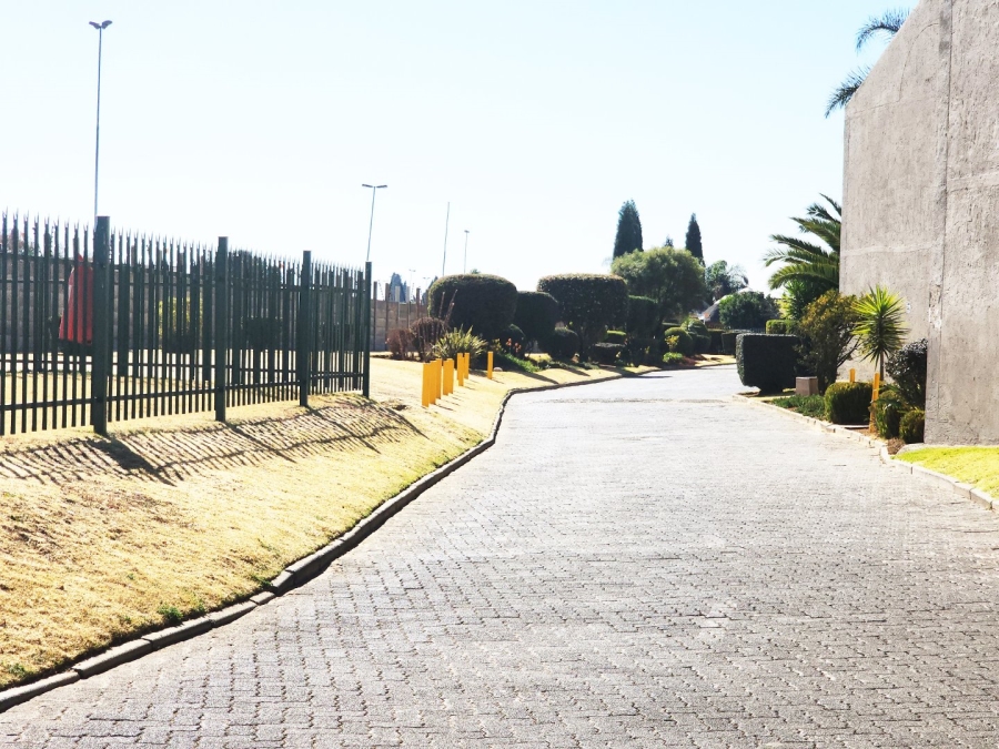 2 Bedroom Property for Sale in Ravenswood Gauteng