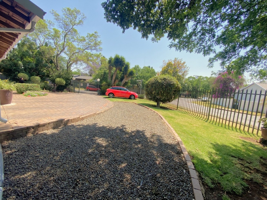 4 Bedroom Property for Sale in Weltevreden Park Gauteng