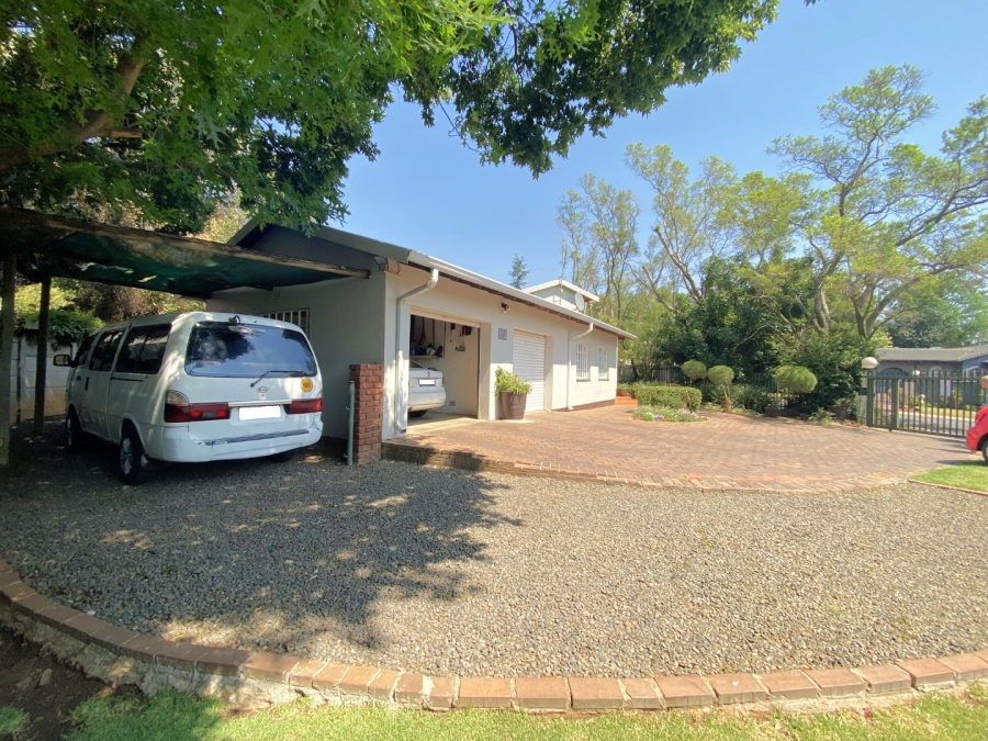 4 Bedroom Property for Sale in Weltevreden Park Gauteng