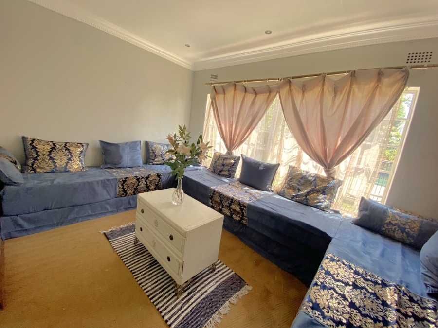 6 Bedroom Property for Sale in Weltevreden Park Gauteng