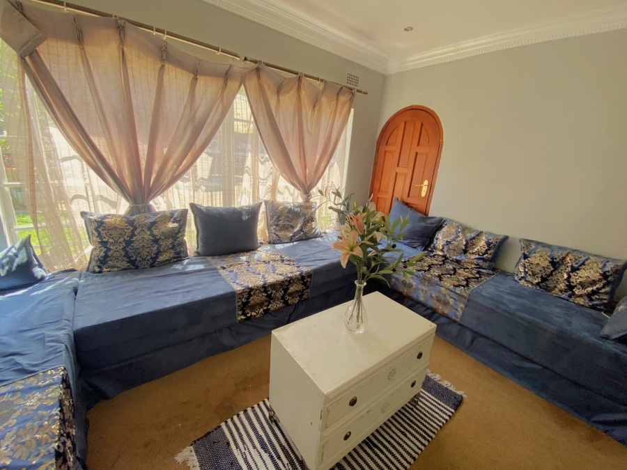 6 Bedroom Property for Sale in Weltevreden Park Gauteng