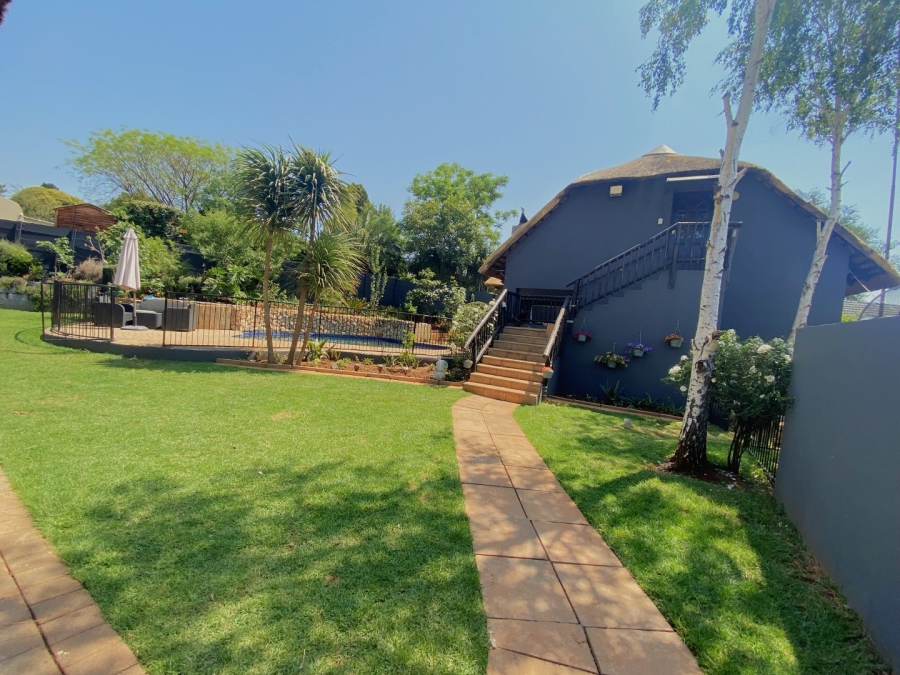 6 Bedroom Property for Sale in Weltevreden Park Gauteng