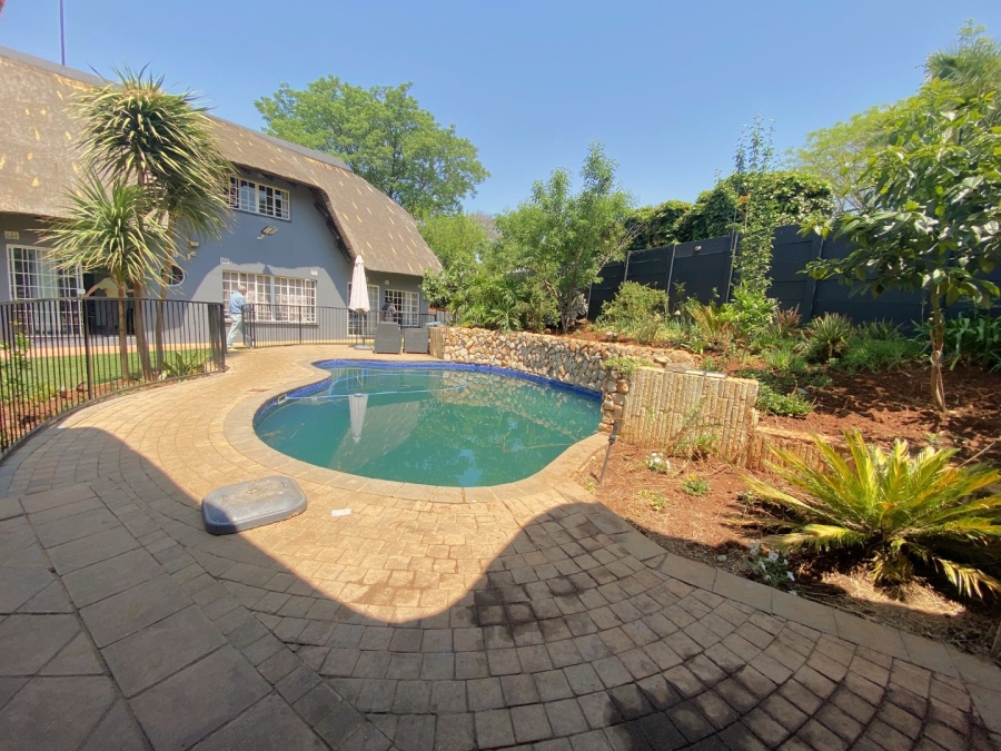 6 Bedroom Property for Sale in Weltevreden Park Gauteng