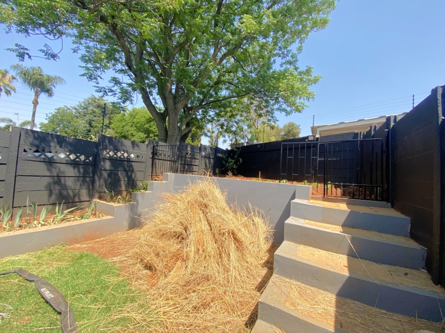 6 Bedroom Property for Sale in Weltevreden Park Gauteng