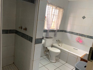 To Let 2 Bedroom Property for Rent in Rooihuiskraal Gauteng