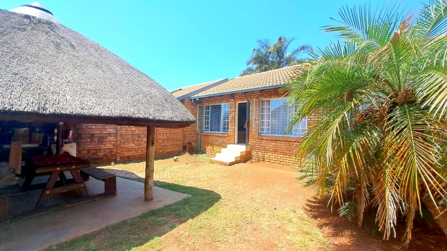 2 Bedroom Property for Sale in Rooihuiskraal North Gauteng