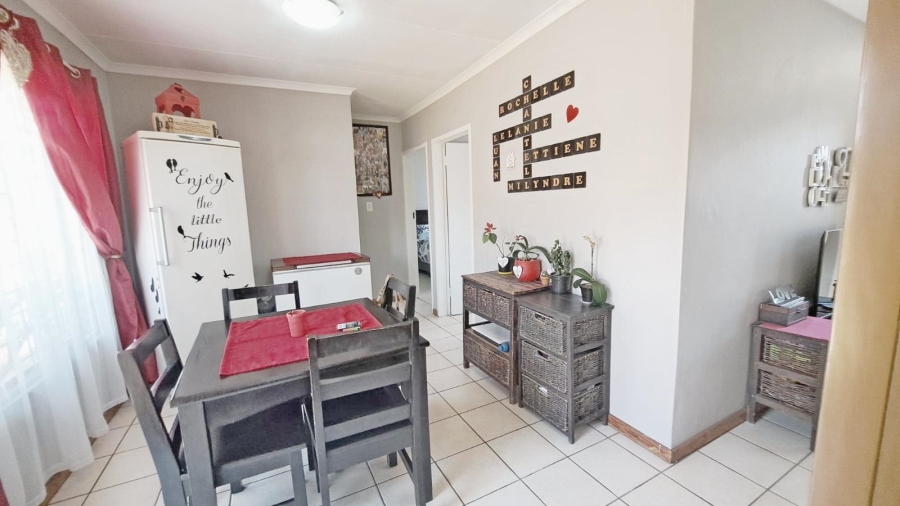 2 Bedroom Property for Sale in Rooihuiskraal North Gauteng