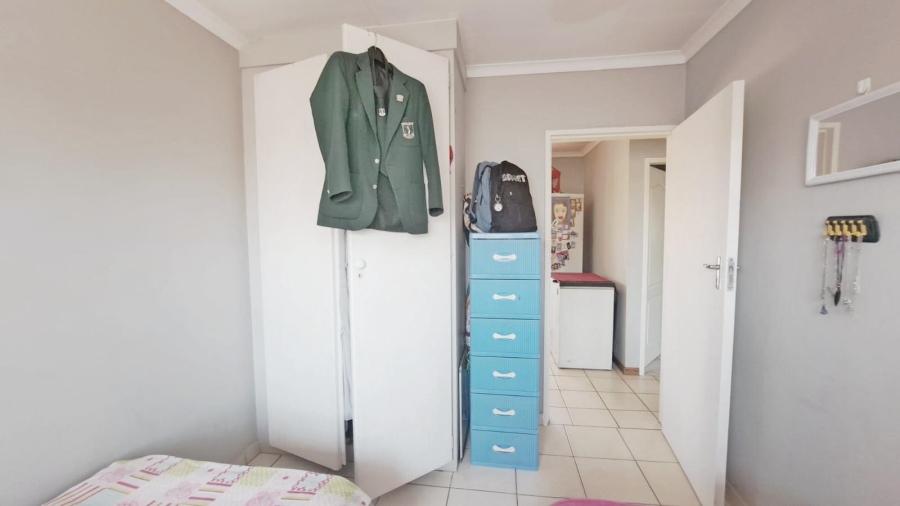 2 Bedroom Property for Sale in Rooihuiskraal North Gauteng