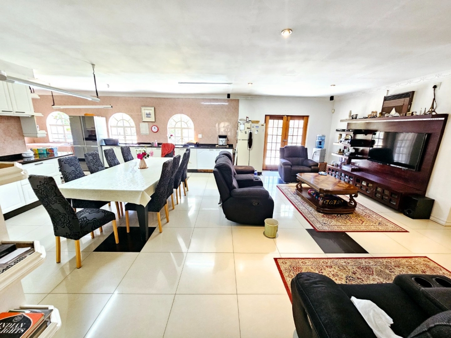 6 Bedroom Property for Sale in Erasmia Gauteng