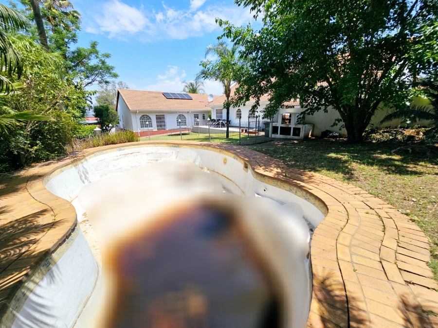 6 Bedroom Property for Sale in Erasmia Gauteng