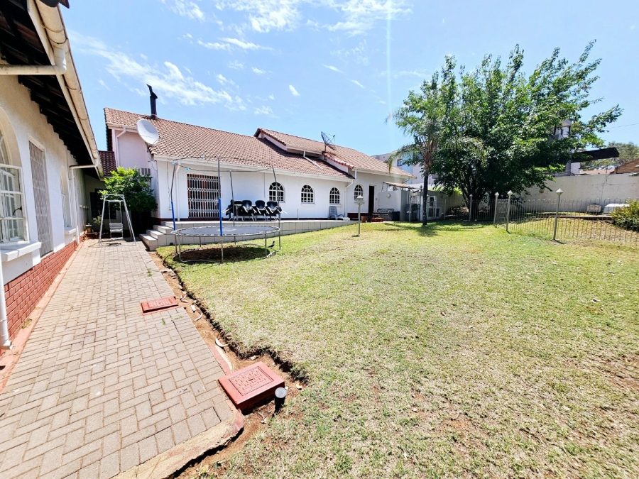 6 Bedroom Property for Sale in Erasmia Gauteng