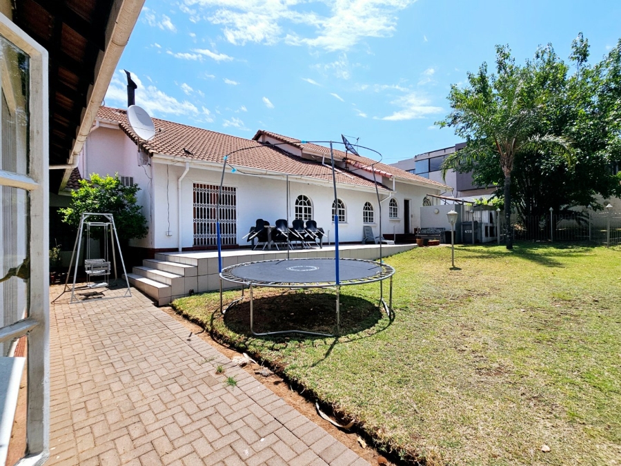 6 Bedroom Property for Sale in Erasmia Gauteng