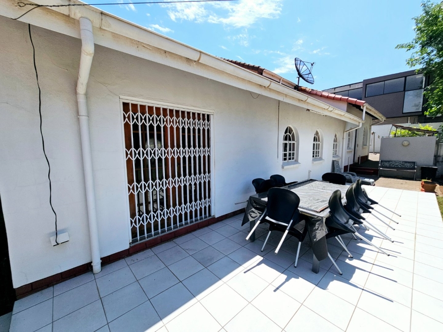 6 Bedroom Property for Sale in Erasmia Gauteng