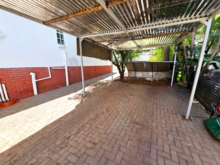 6 Bedroom Property for Sale in Erasmia Gauteng