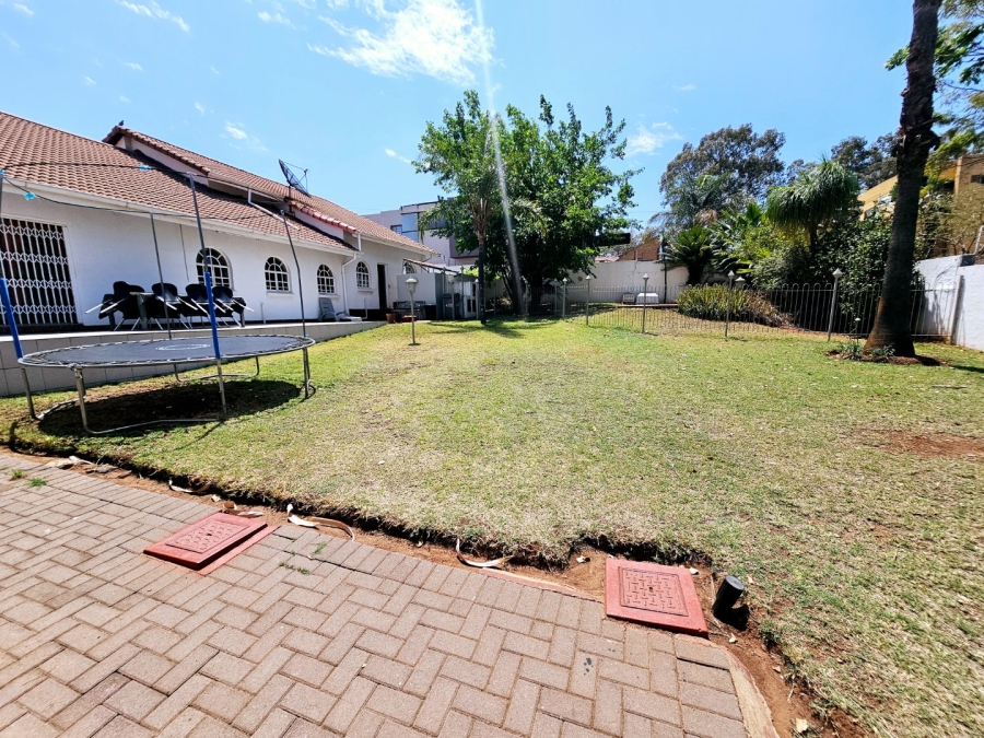 6 Bedroom Property for Sale in Erasmia Gauteng