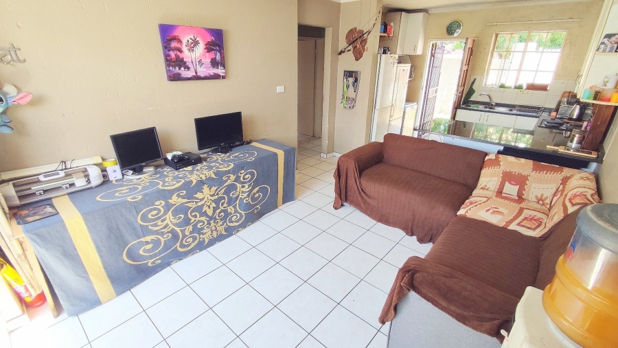 2 Bedroom Property for Sale in Heuwelsig Estate Gauteng