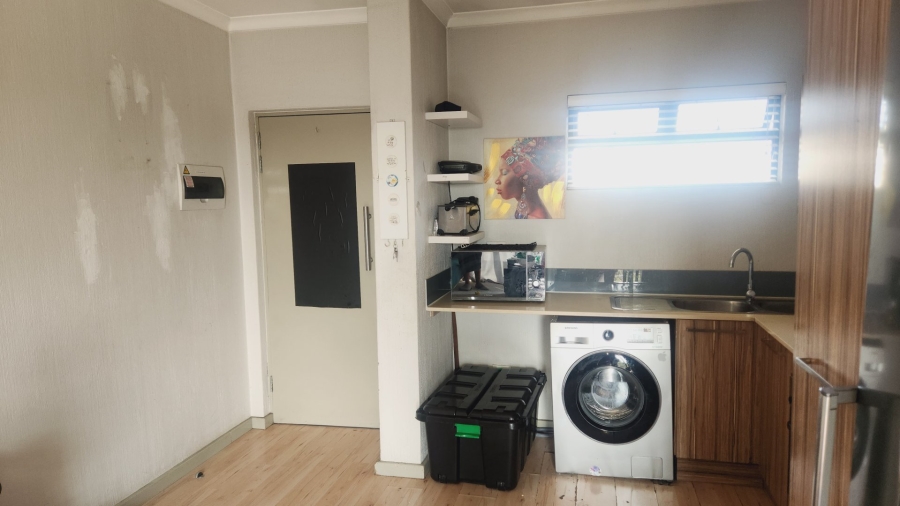 2 Bedroom Property for Sale in Beverley Gauteng