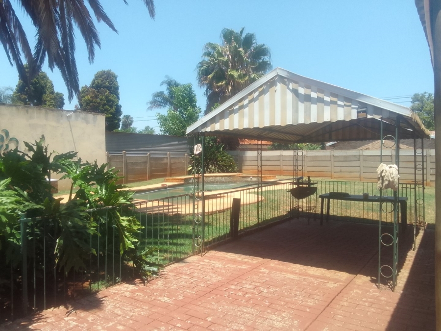 4 Bedroom Property for Sale in Silverton Gauteng