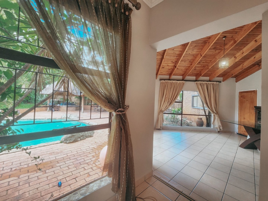 5 Bedroom Property for Sale in Eldoraigne Gauteng