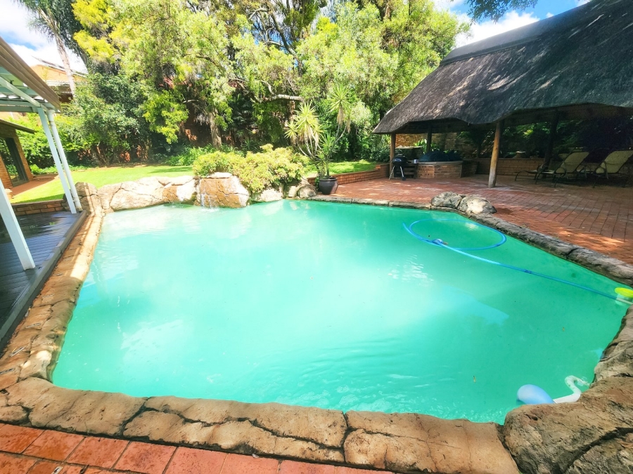 5 Bedroom Property for Sale in Eldoraigne Gauteng