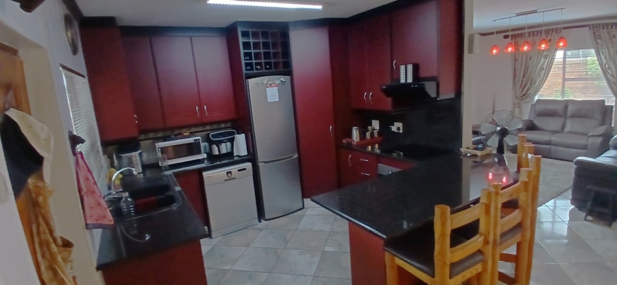 3 Bedroom Property for Sale in Bardene Gauteng