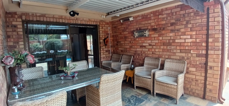 3 Bedroom Property for Sale in Bardene Gauteng