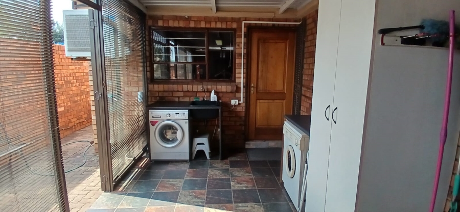 3 Bedroom Property for Sale in Bardene Gauteng