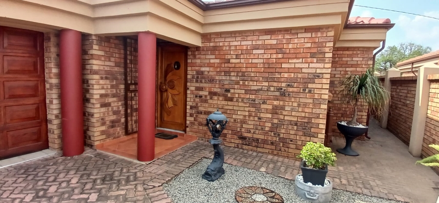 3 Bedroom Property for Sale in Bardene Gauteng