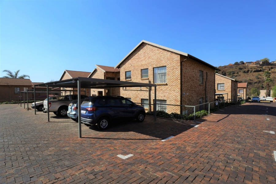 To Let 3 Bedroom Property for Rent in Roodekrans Gauteng