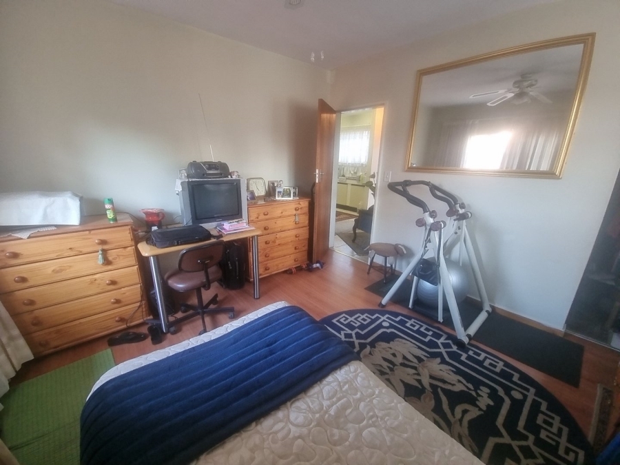 1 Bedroom Property for Sale in Zwartkop Gauteng