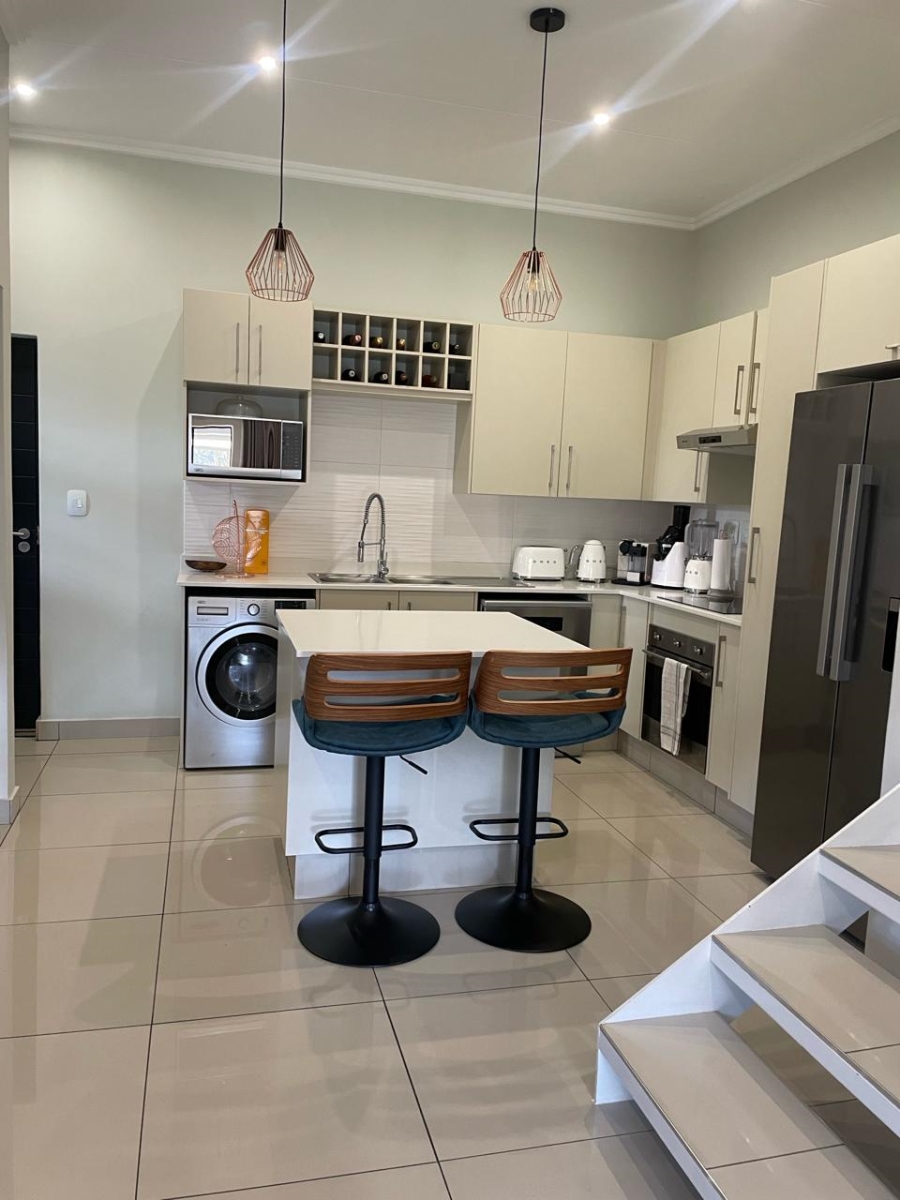 To Let 2 Bedroom Property for Rent in Bryanston Gauteng