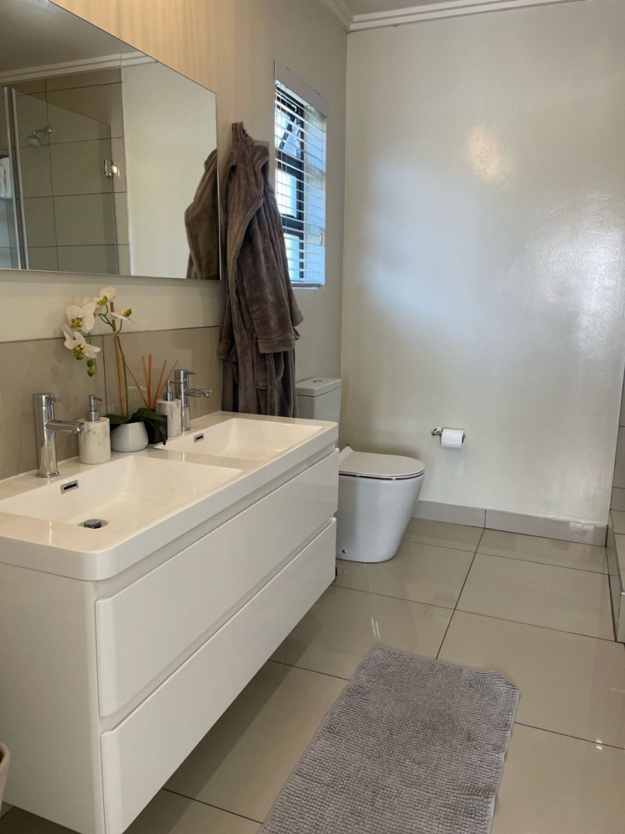 To Let 2 Bedroom Property for Rent in Bryanston Gauteng