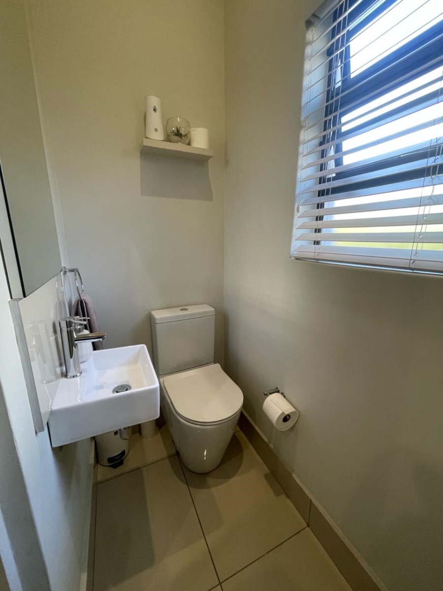 To Let 2 Bedroom Property for Rent in Bryanston Gauteng