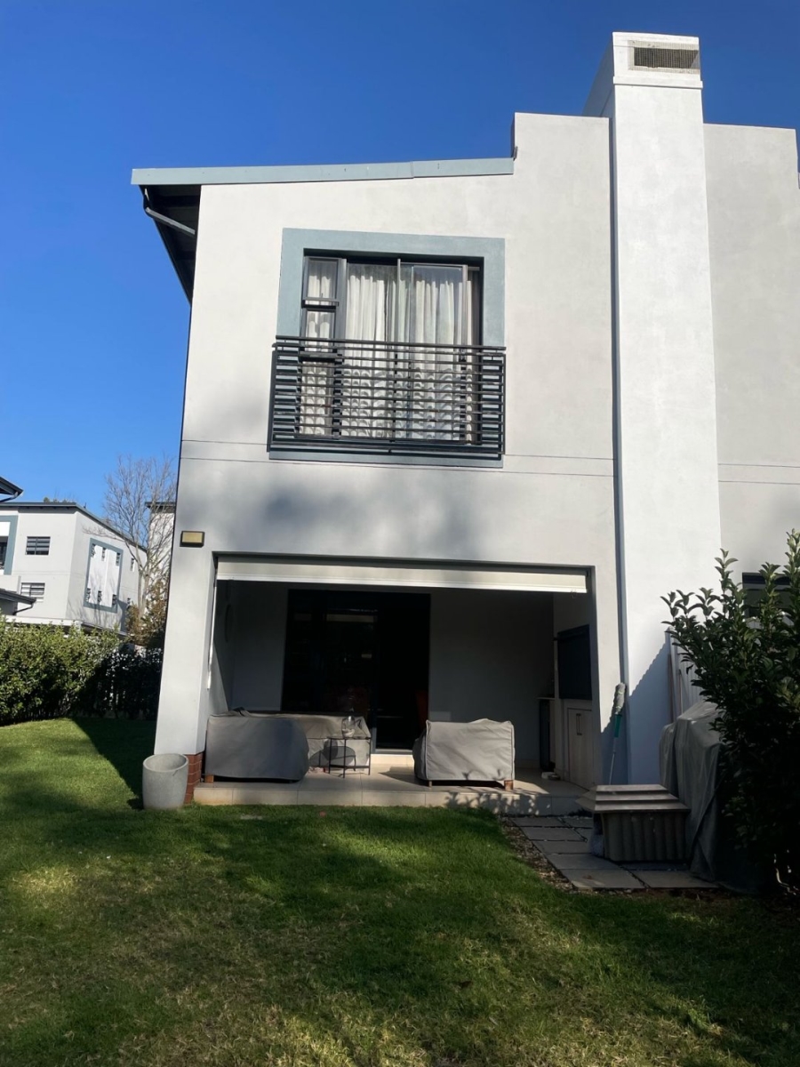 To Let 2 Bedroom Property for Rent in Bryanston Gauteng