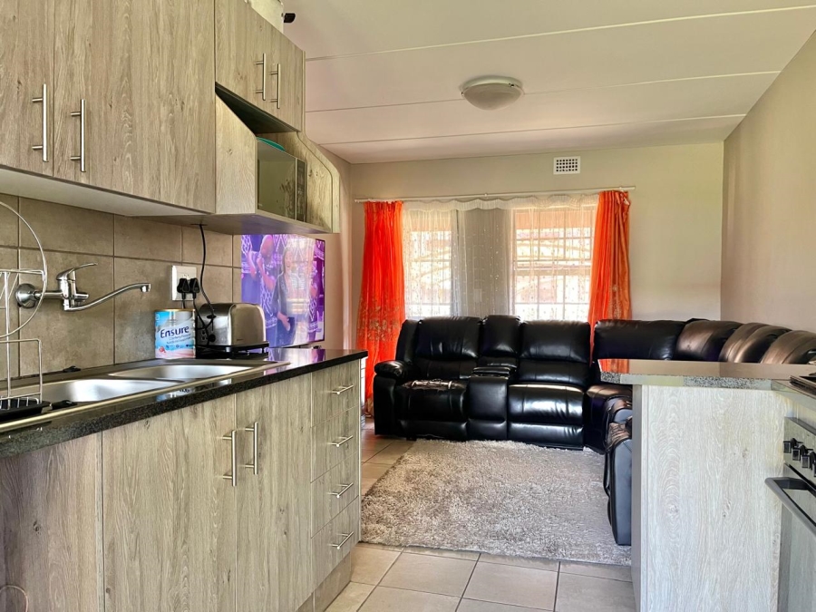 2 Bedroom Property for Sale in Montana Tuine Gauteng