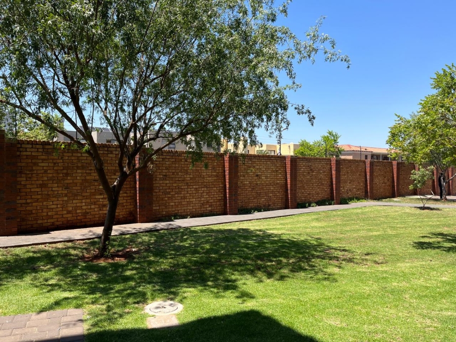 2 Bedroom Property for Sale in Montana Tuine Gauteng