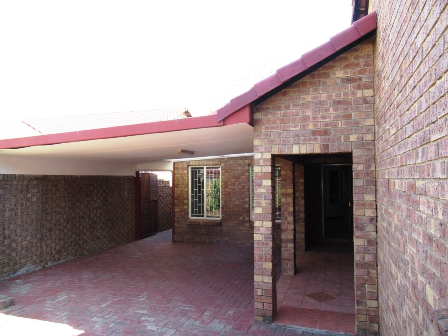 3 Bedroom Property for Sale in Erasmus Gauteng