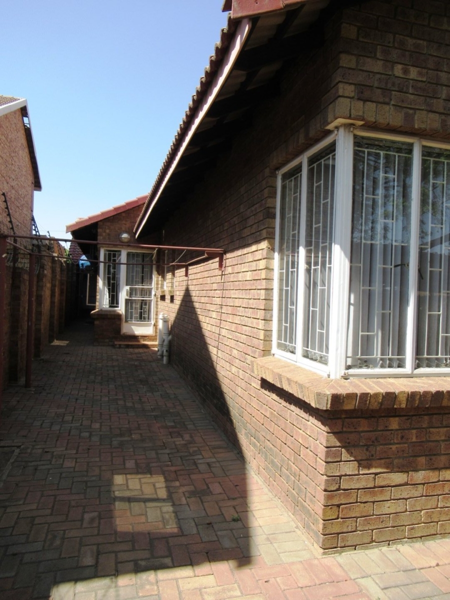 3 Bedroom Property for Sale in Erasmus Gauteng