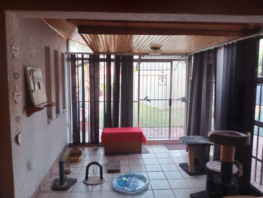 4 Bedroom Property for Sale in Groeneweide Gauteng